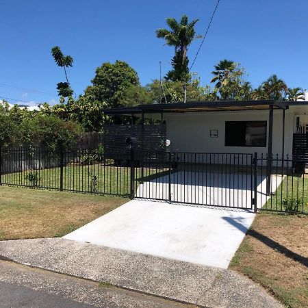 Villa The Red Sparrow 2 Cairns Exterior foto