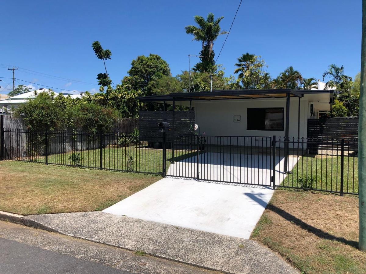 Villa The Red Sparrow 2 Cairns Exterior foto